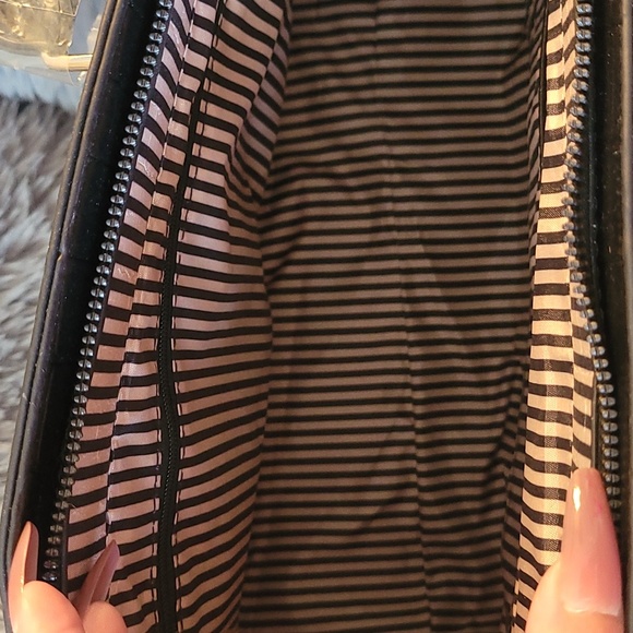 BRAND NEW VEGAN LEATHER HAND BAG SET * TEMPORARY CHRISTMAS PRICE DROP!!!!!!! - Picture 4 of 10